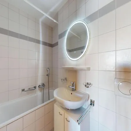 Apartament In Near Lift & Sauna *