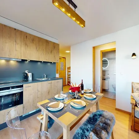 Apartament In Near Lift & Sauna *